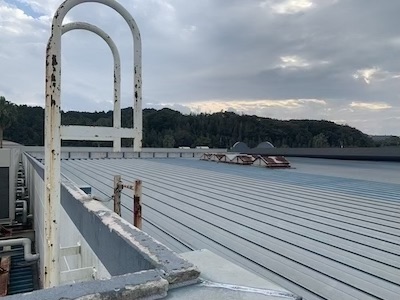 2.パラペットコーキング作業