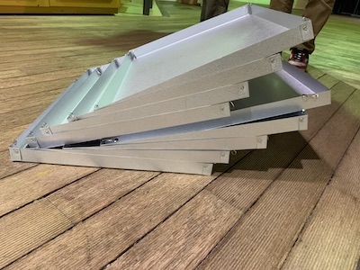 36.モール広場雨受け皿設置