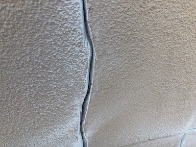 13.外壁クラック補修工事