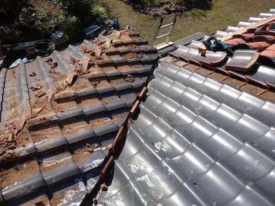 9瓦葺き直し工事