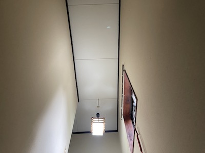 8.階段天井修繕