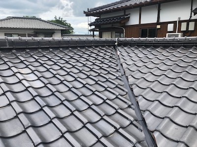 佐賀 N様邸　雨漏り修理　瓦屋根の葺き替え工事　防水シートにずさんな修理跡　張り直しを実施。