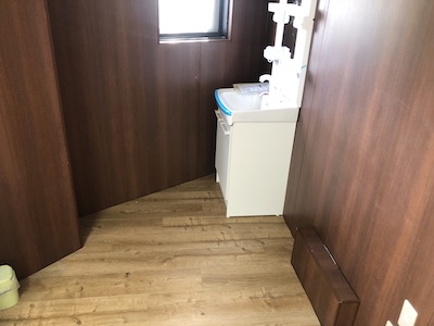 小郡市　Y泌尿器科　室内リフォーム　ユニットバス解体　CFシートからフローリング　水道・電気工事